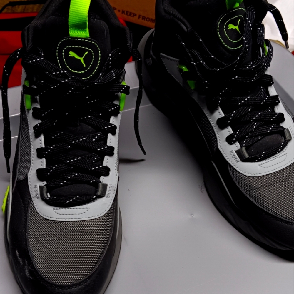 Tennis shoe (puma)